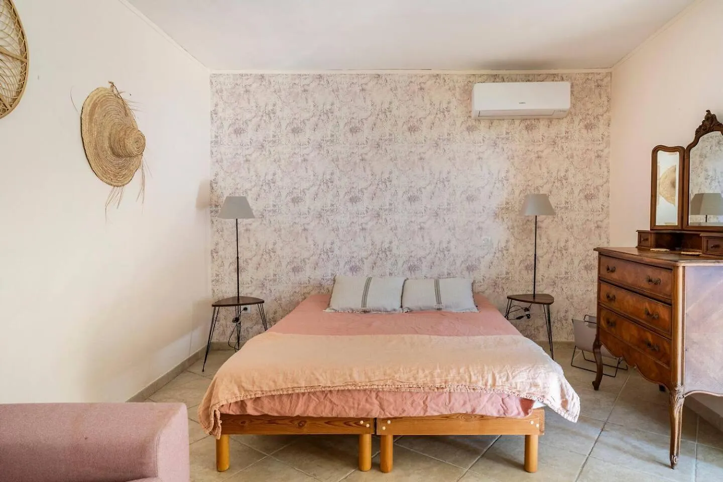 Holiday home Le Mas Des Vignes Rochegude  France